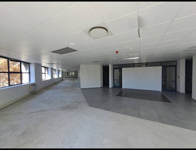 1,575M² OFFICE TO LET IN ILLOVO